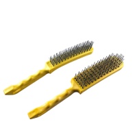 щетка металлическая ручная, четырехрядная, пластиковая ручка, желтая оптом